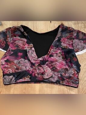 TORRID Retro Abstract Floral Twist Top flutter sleeve Swim top Bralette 14-16